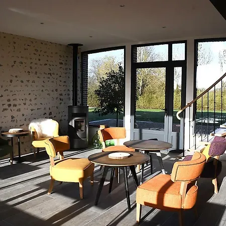 ベッド・アンド・ブレックファスト Domaine De La Lochetiere D'hotes